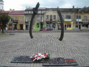 Rynek monument to hanged partisans