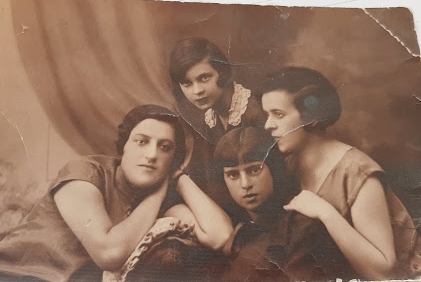 Gold Family 1930